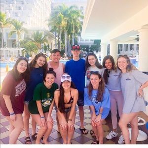 Meet your Posher, Caroline